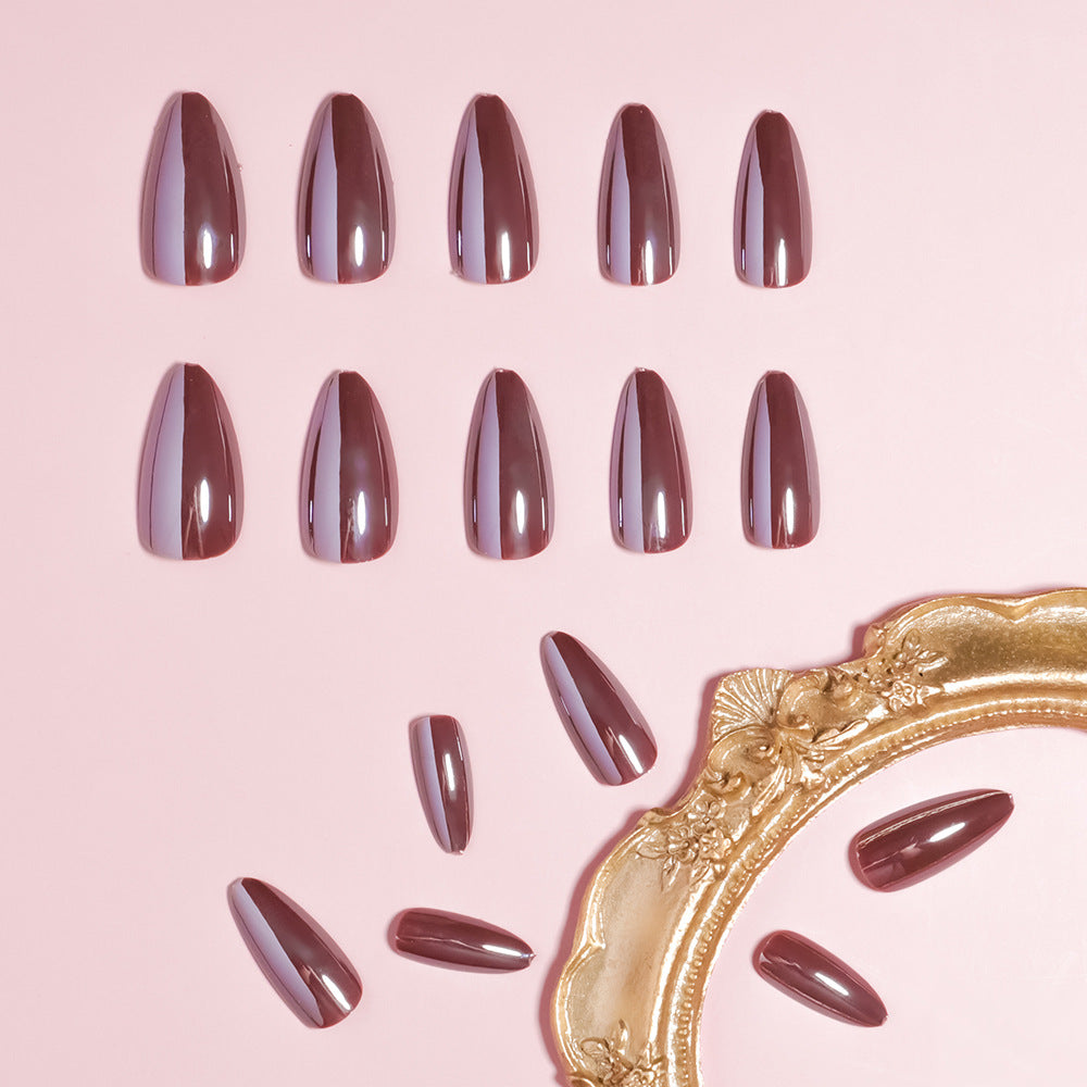 Glänzendes Stiletto Presse-Nagel-Set mit einzigartigem Design Brehn