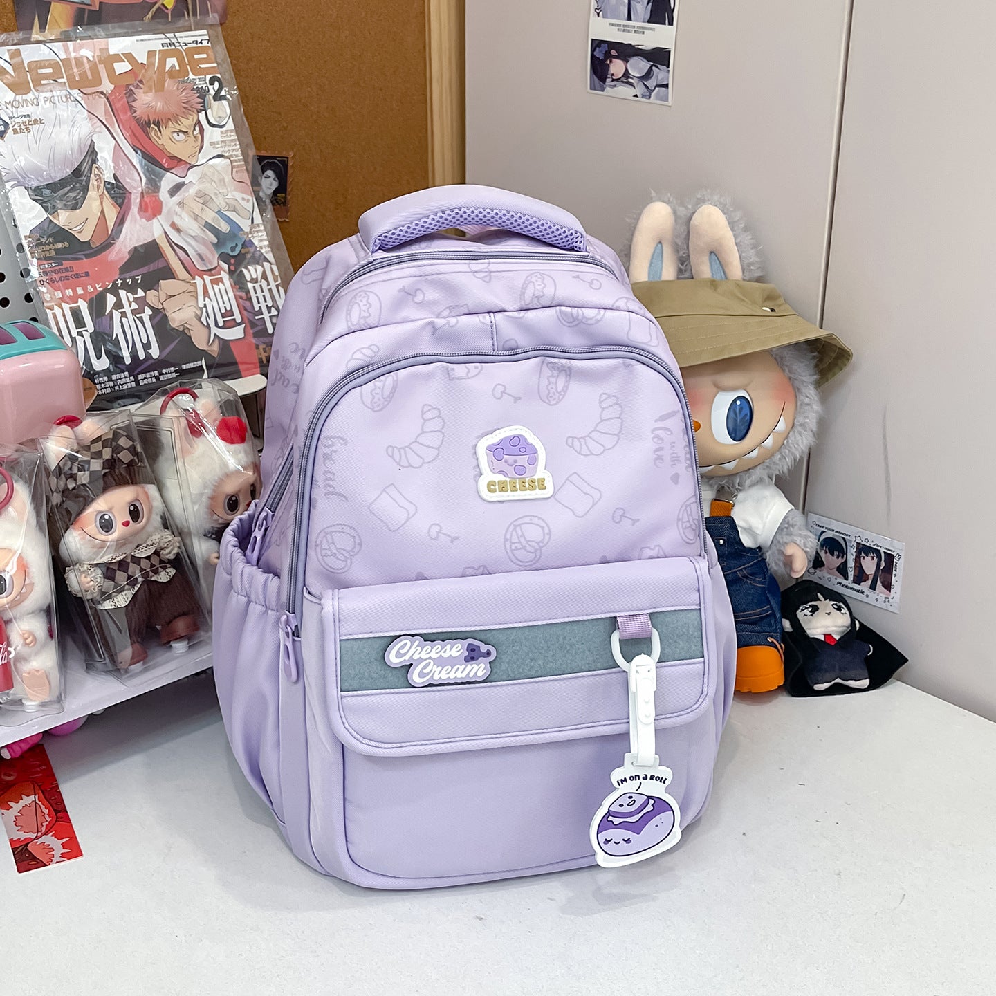 Verspielt mit Grafik verzierten Schulrucksack