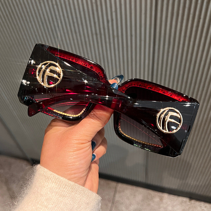 Damen Sonnenbrille mit strassverziertem Rahmen Brehn