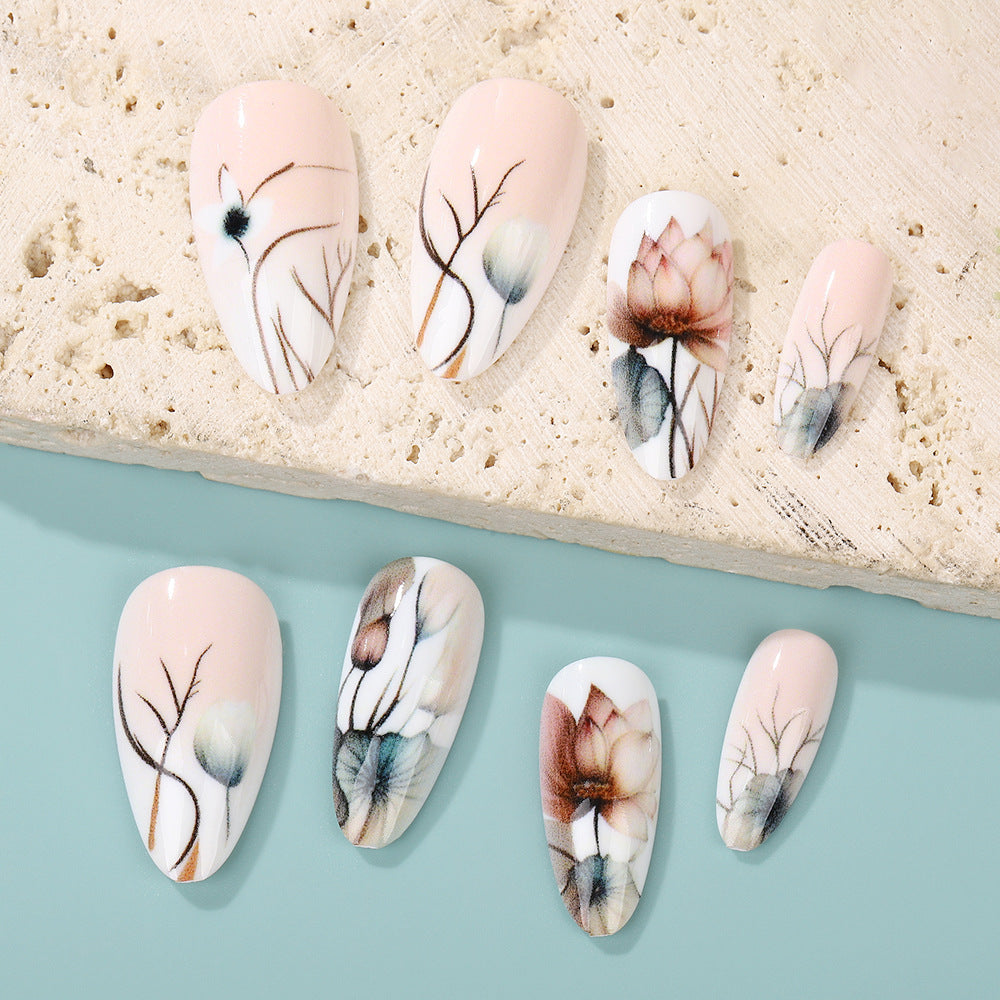 Kunstnagelset mit floralen und künstlerischen Motiven Brehn