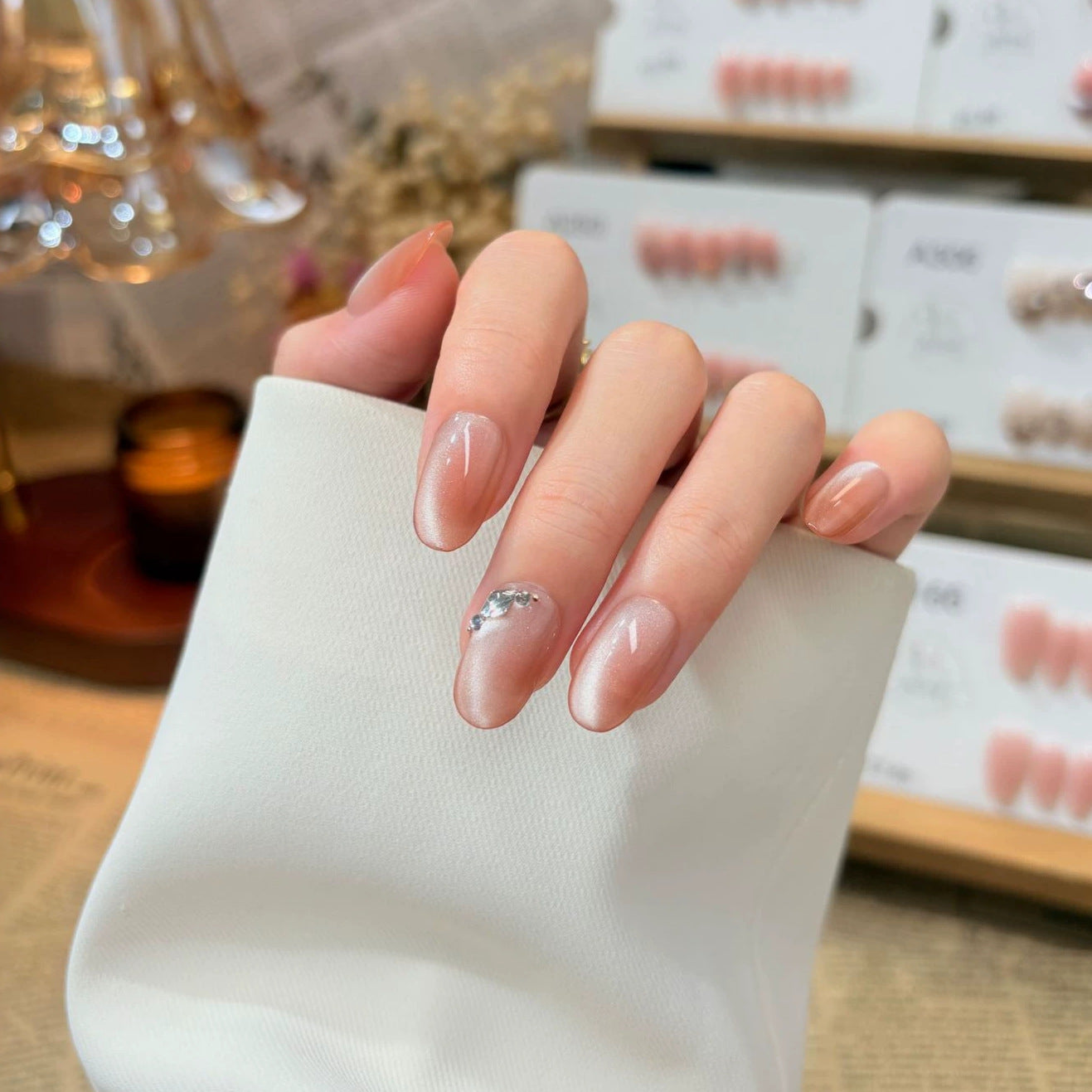Elegantes Press-On-Nagel-Set mit Kristallakzent Brehn