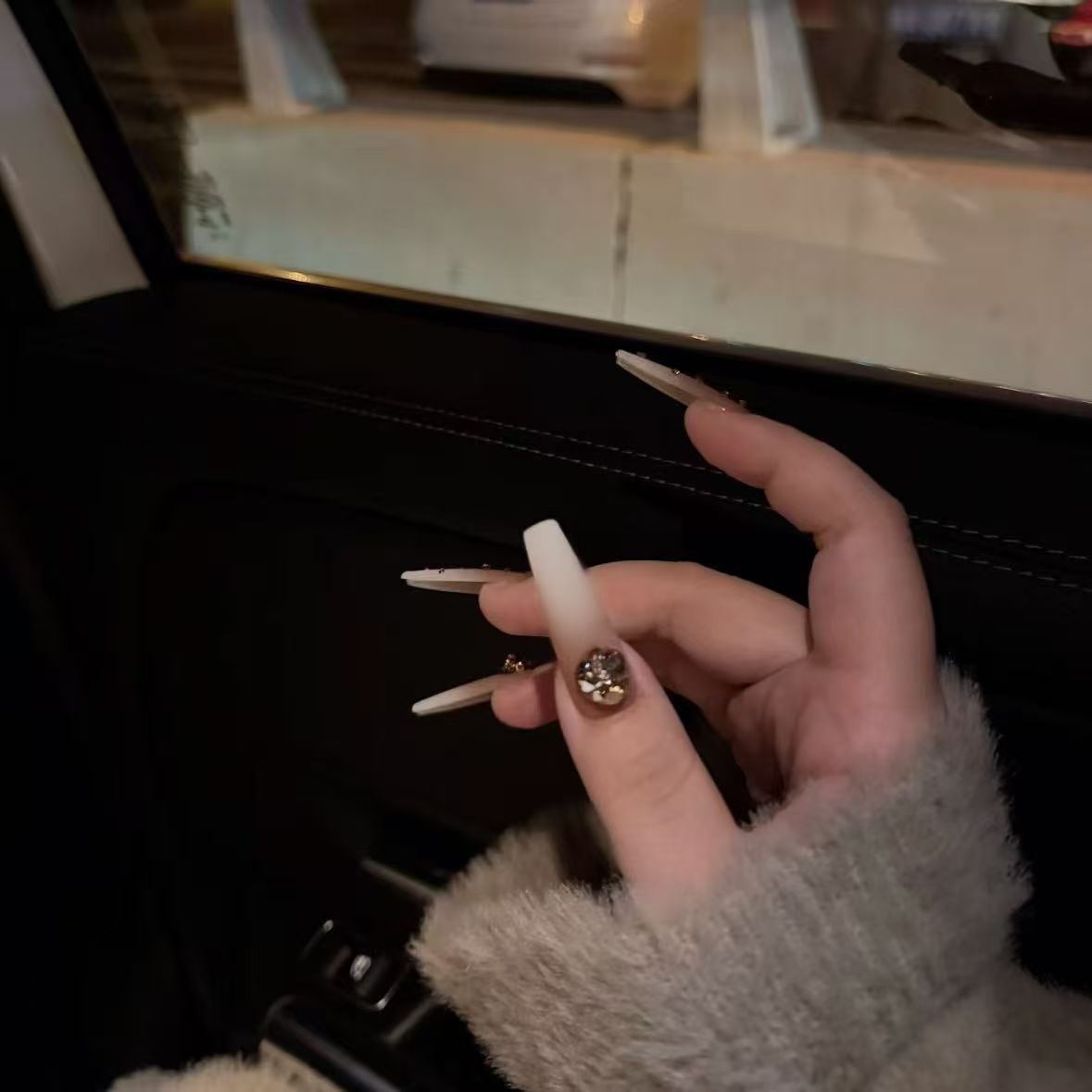 Elegantes mandelförmiges Press-On-Nagelset
