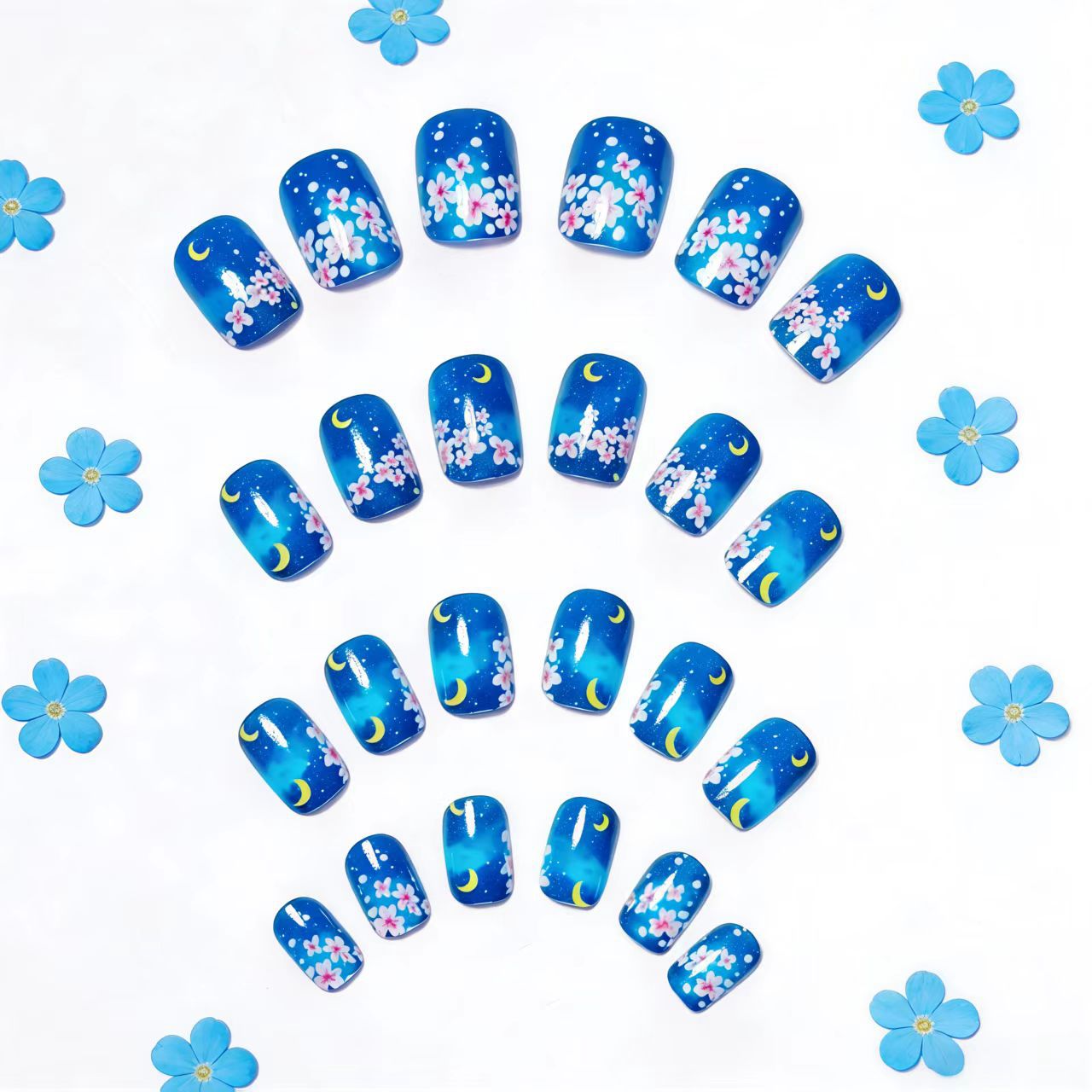 Kunstnagelset mit Floralen Motiven Brehn