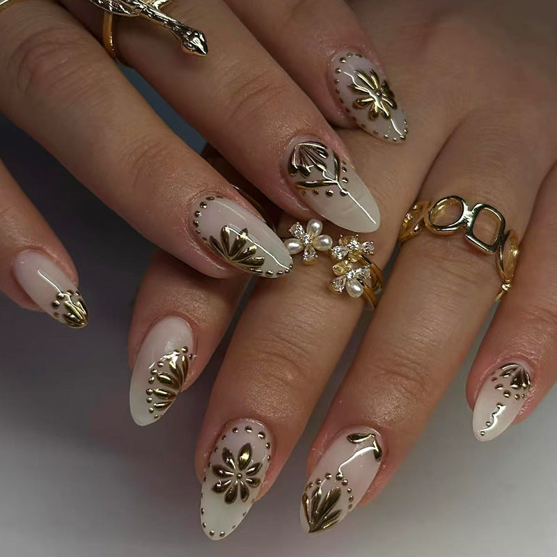 Dekorativer Nagelkunst Design Brehn