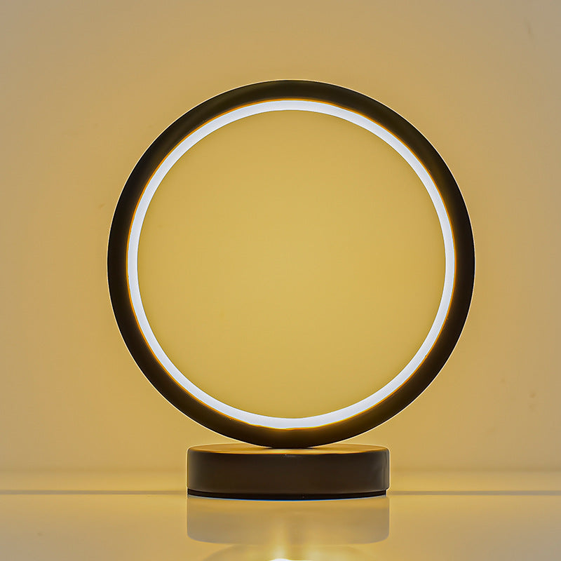 Moderne LED Tischlampe