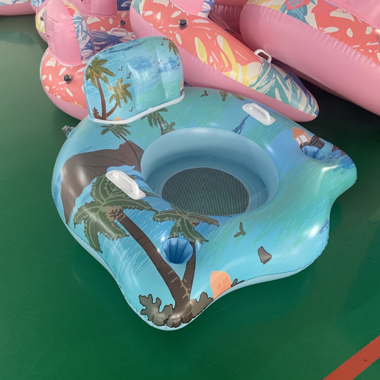 Unisex Aufblasbarer Wassersitz mit integriertem Getränkehalter Brehn