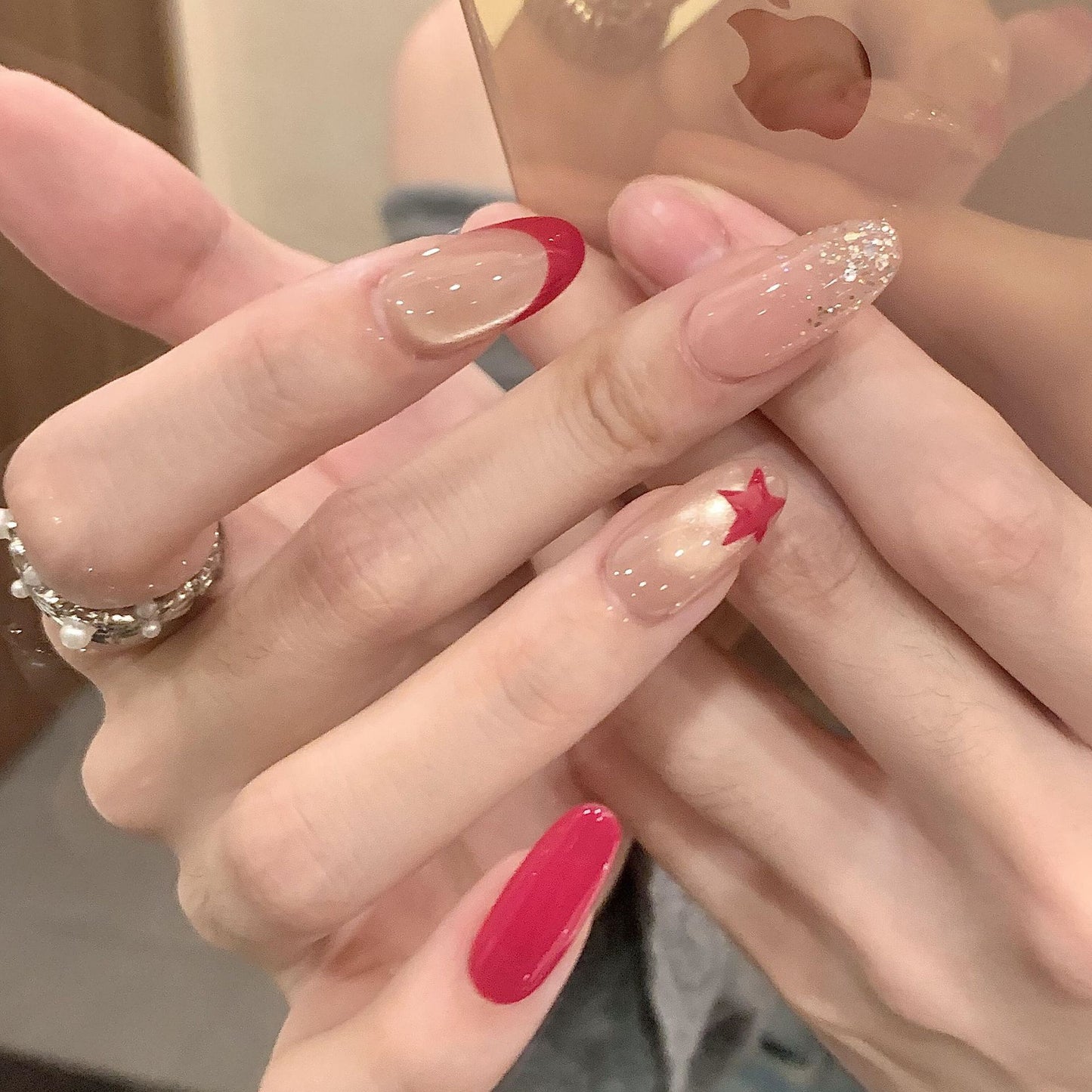 Kunstnagelknips mit Glamour-Details Brehn