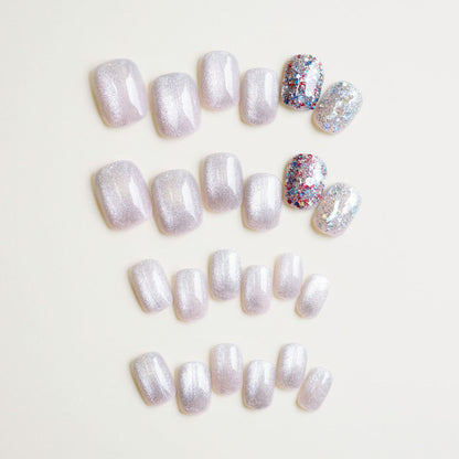 Glitzerndes Press-On Nagelset mit künstlerischem Foliendesign Brehn