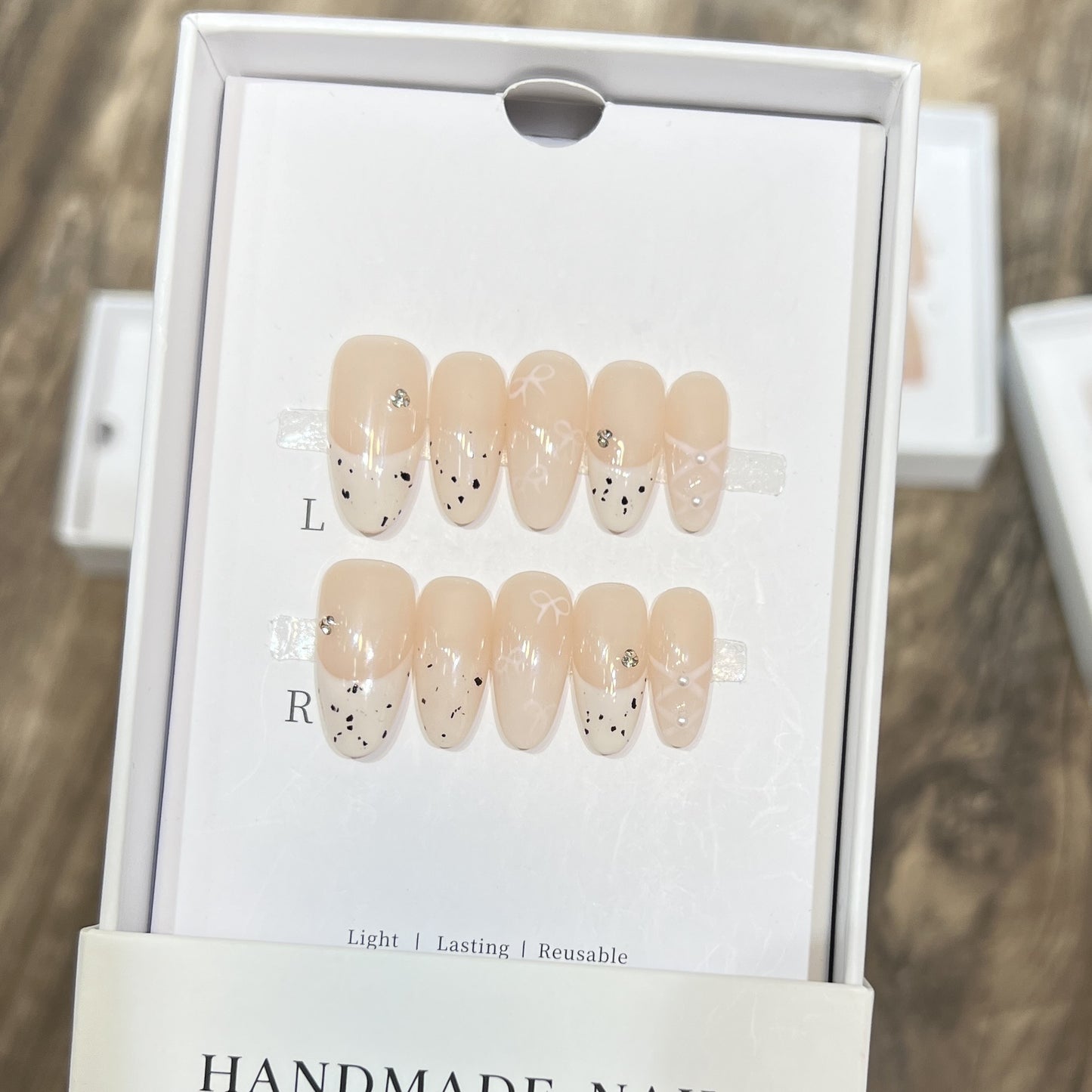 Handgemachtes dekoratives Press-On-Nagelset Brehn