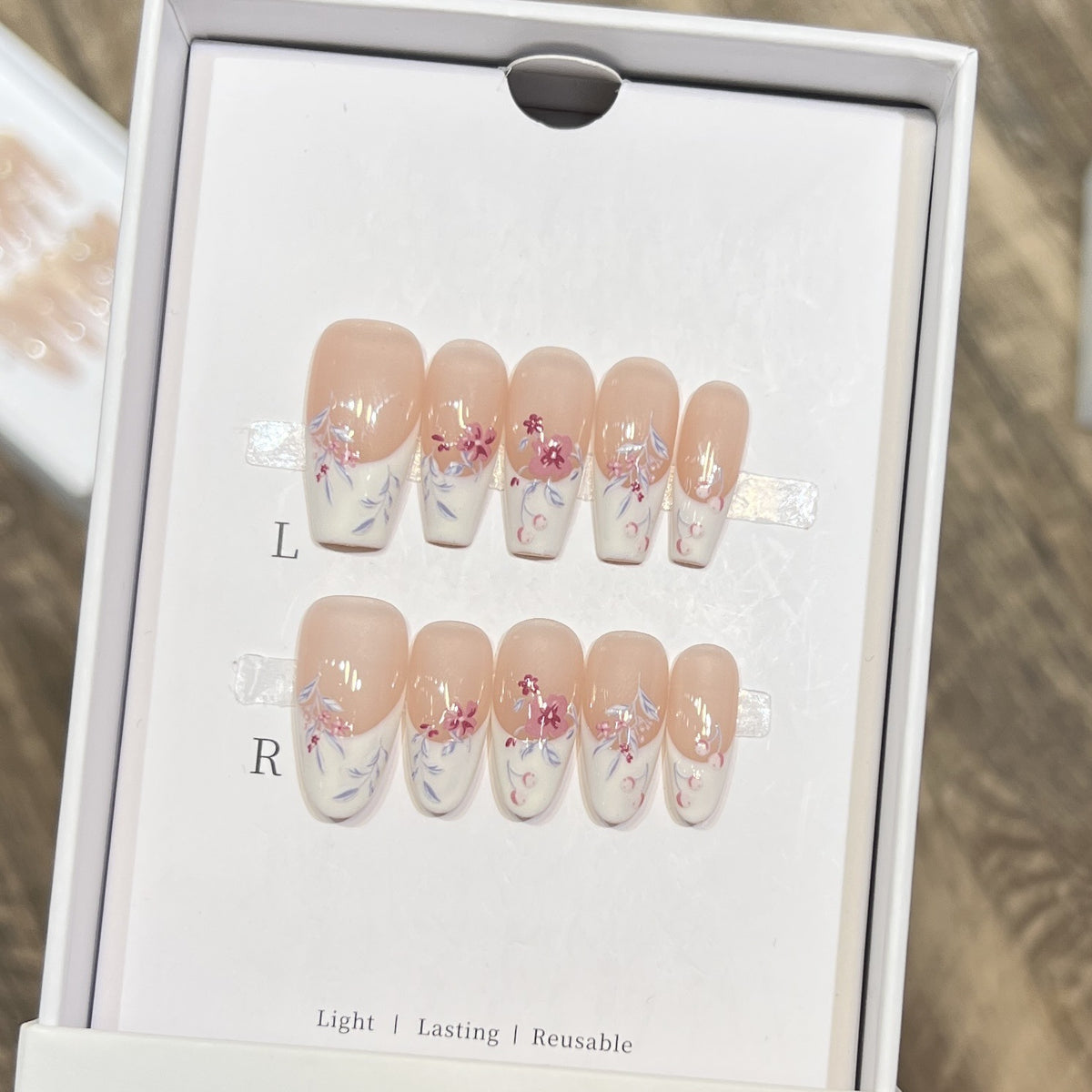 Floral Design Stiletto Press-On Nails Brehn
