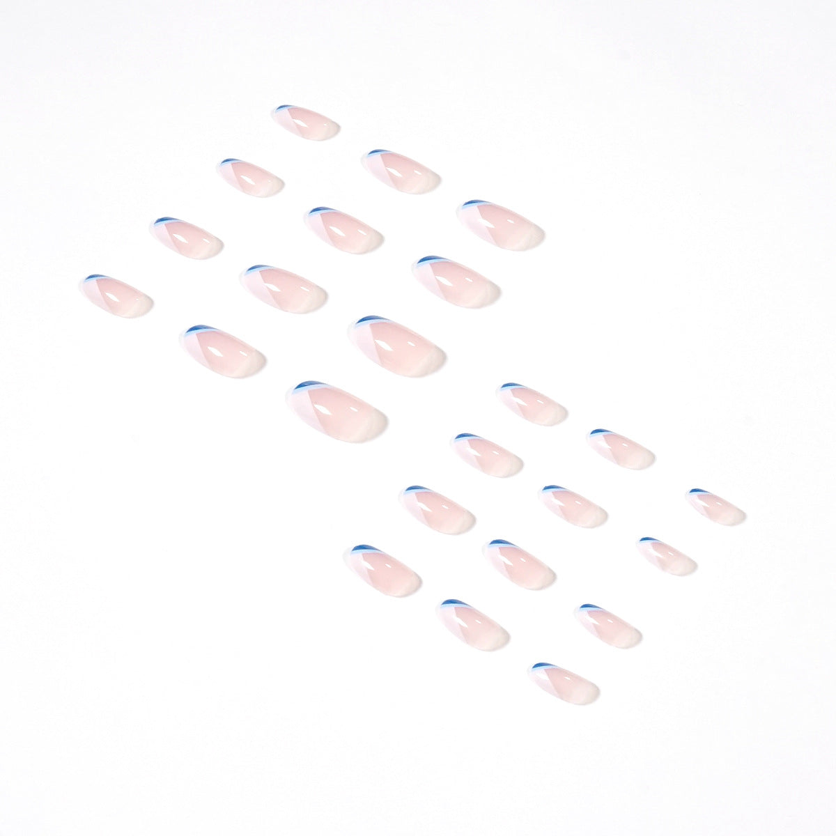 Kunstvolle Nagelkunst mit eleganten Spitzen und geometrischen Akzenten Brehn
