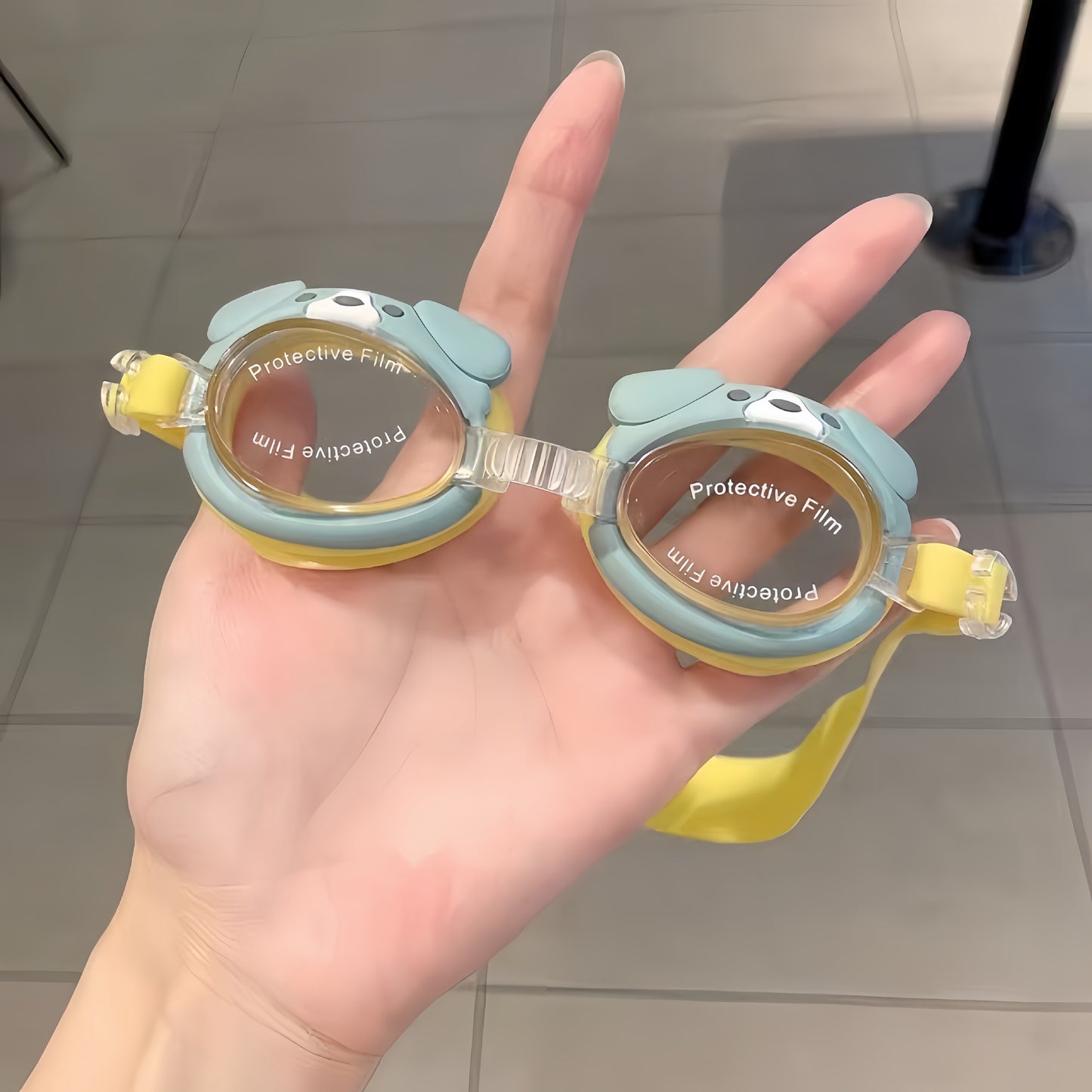 Schwimmbrille mit Einzigartigem Design Brehn