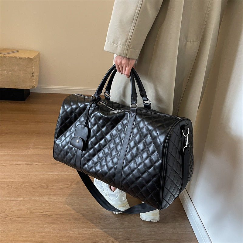 Modische Reisetasche mit Hochwertiger Steppung und Praktischen Trageoptionen Brehn