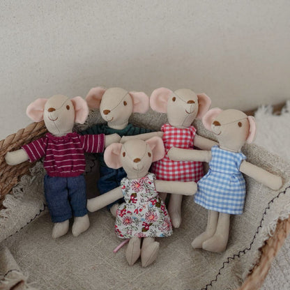 Handgefertigte Leinen Maus Plüschpuppe mit gestreiftem Strickhemd und Jeanshose