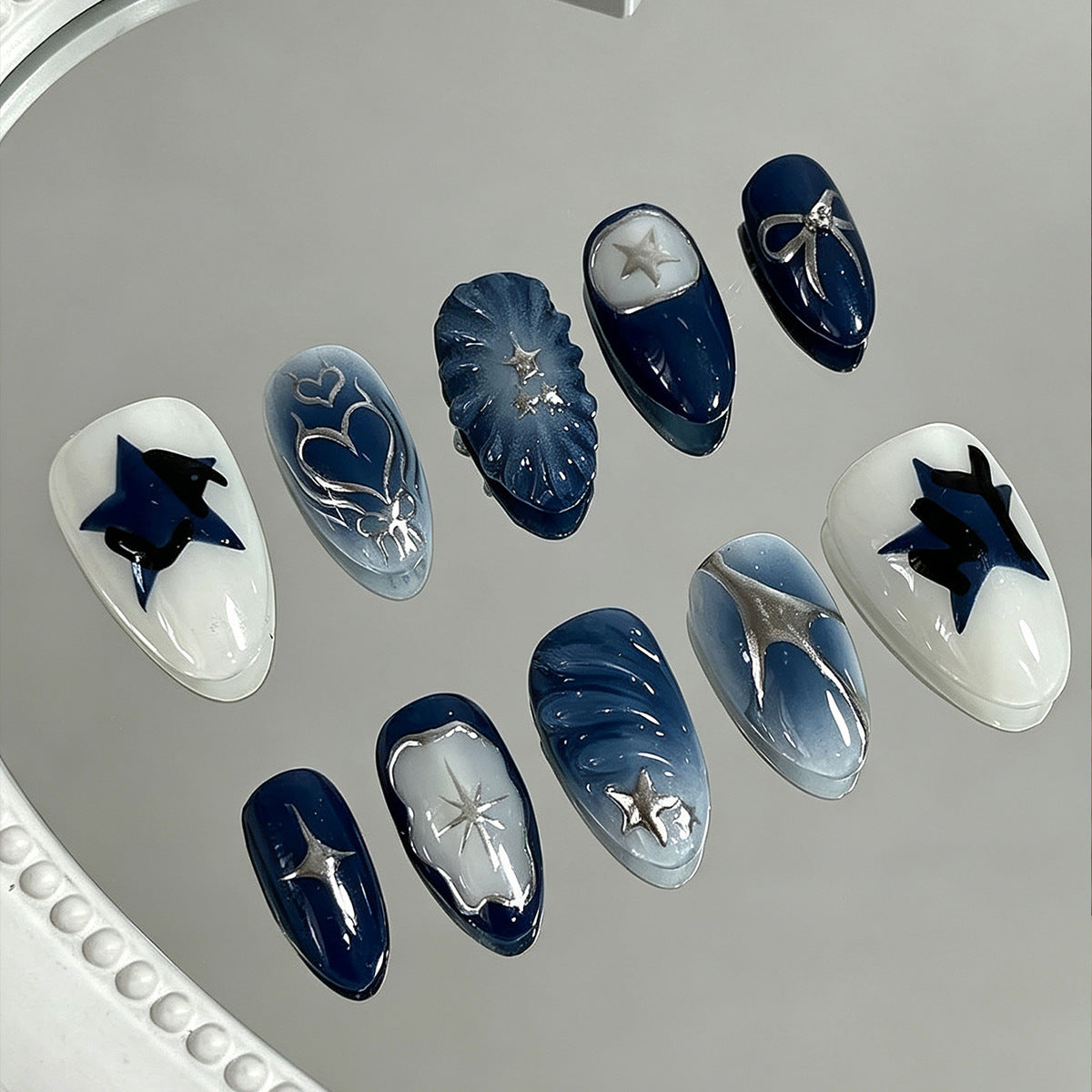 Kunstnagelset mit stilvollen Designs Brehn