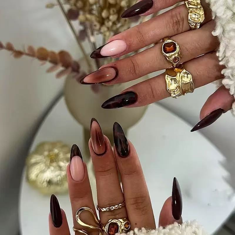 Kunstnagelset mit stilvollem Spitzen-Design und aufregendem Farbverlauf Brehn