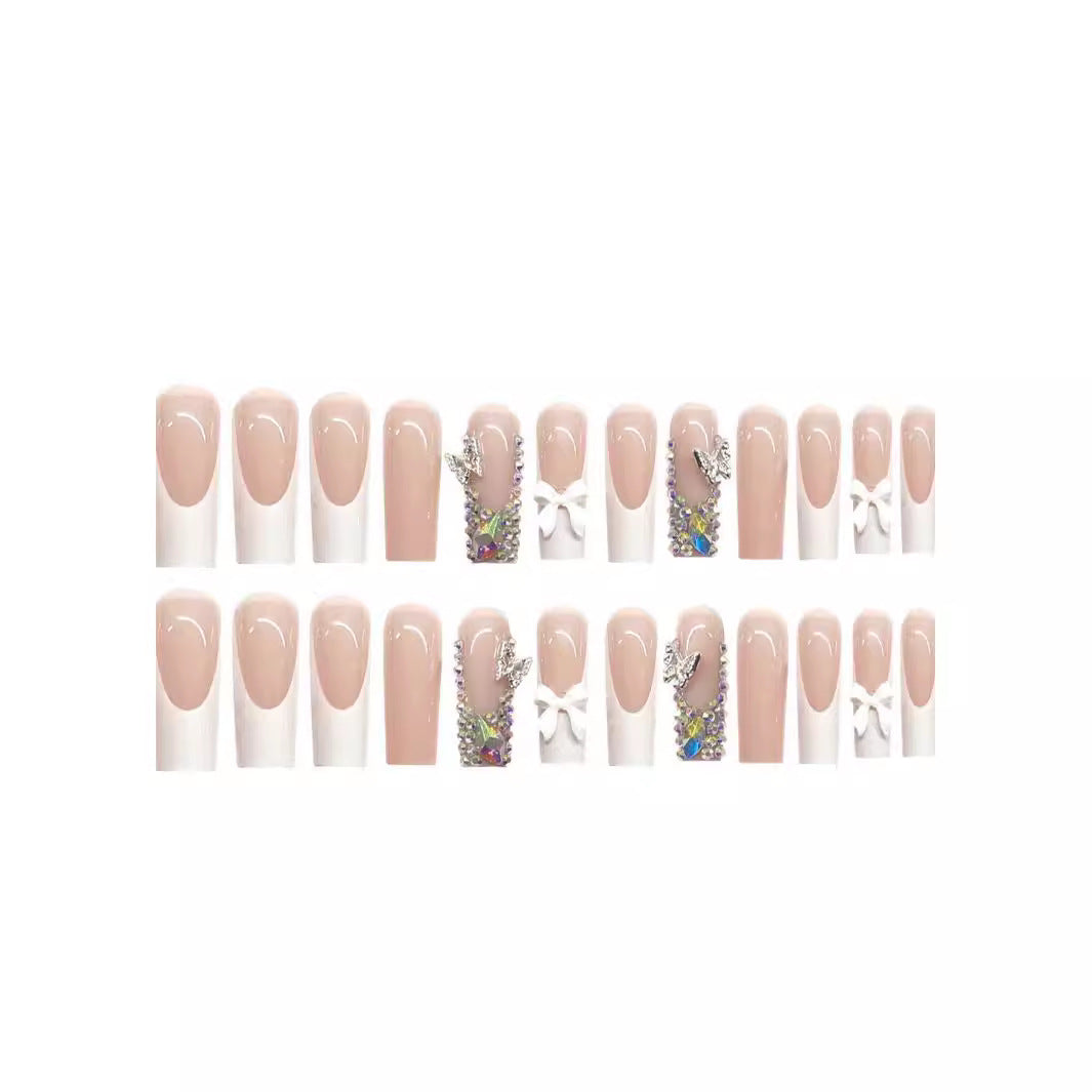 Elegante 3D Kristall-verzierte Acryl-Nagelerweiterungen Brehn