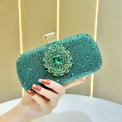 Dekorative mit Edelsteinen besetzte Abend-Clutch