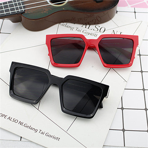 Damen Oversized-Sonnenbrille im modischen Eckdesign Brehn