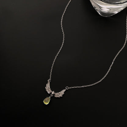 Elegante Flügelanhänger-Halskette Brehn