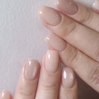 Künstliche Nagelverlängerungen mit elegantem Glitzer-Effekt Brehn
