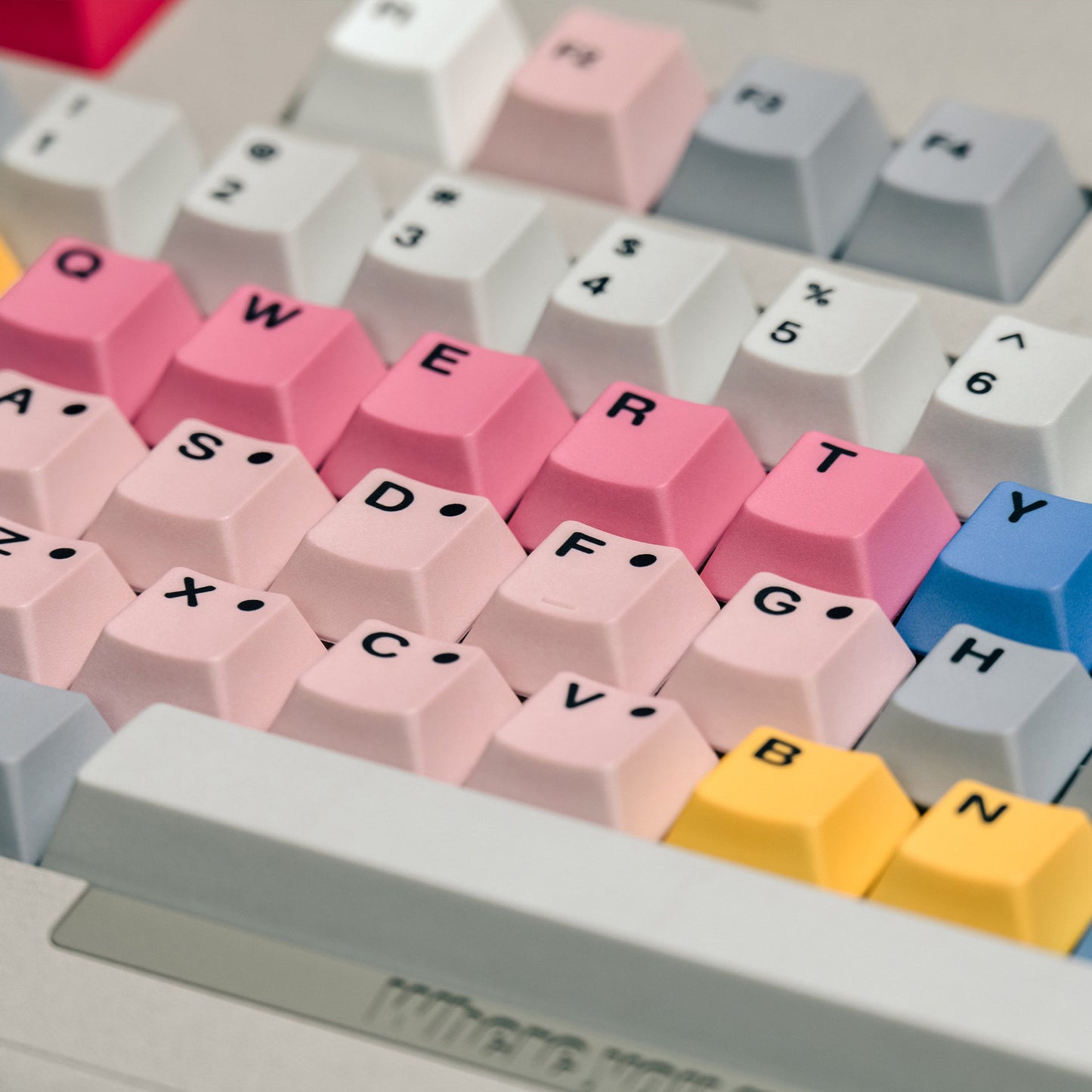 Vintage-inspirierte Gaming-Tastatur Brehn