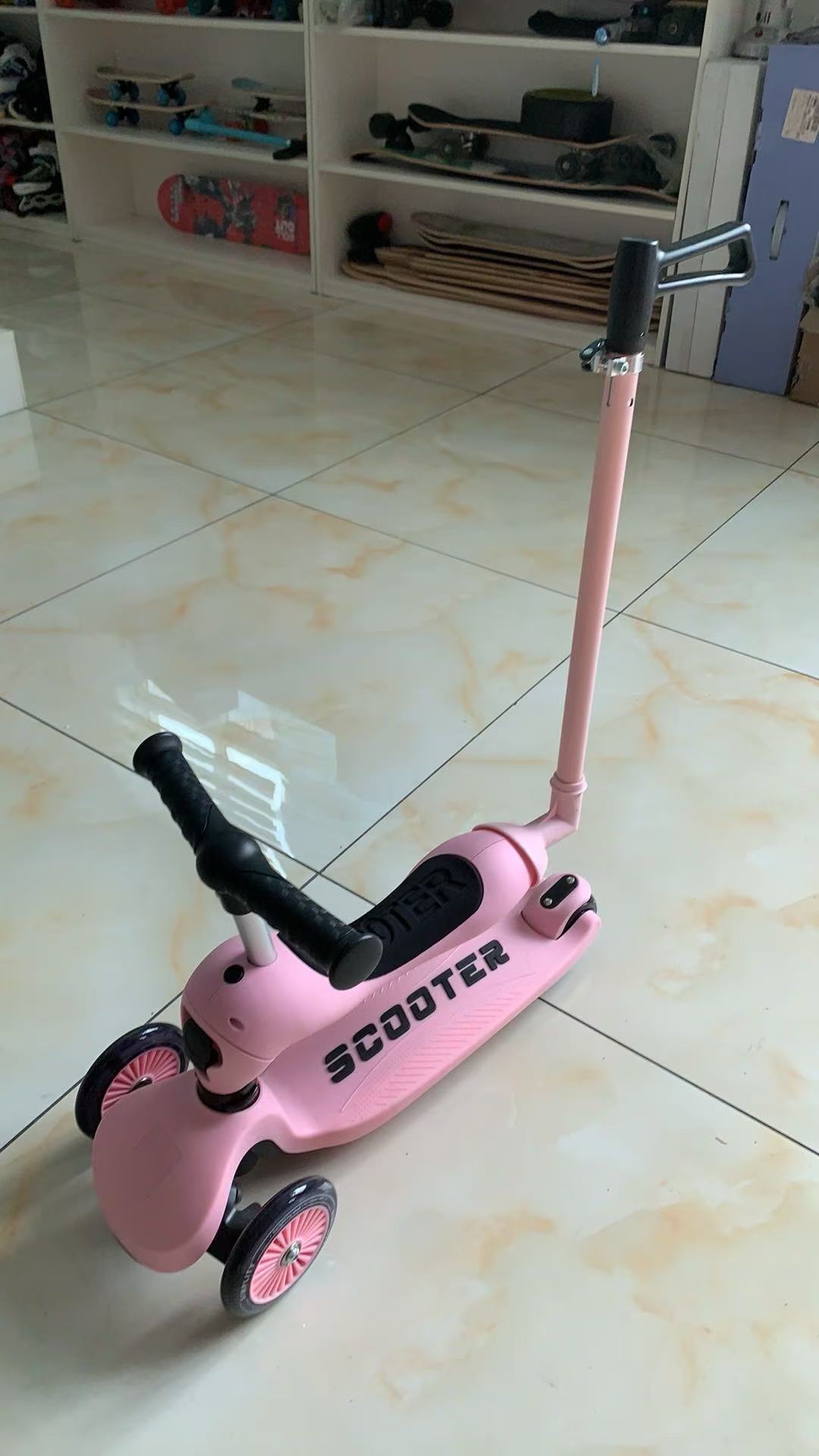 Vielseitiger Dreirad-Kick-Scooter Brehn