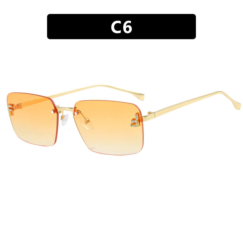 Damen quadratische Sonnenbrille mit elegantem goldenen Rahmen und stylishen Gläsern Brehn