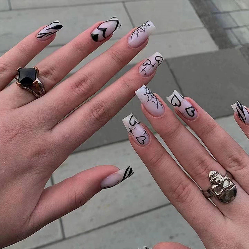 Kunstnägel im modernen Gothic-Stil Brehn
