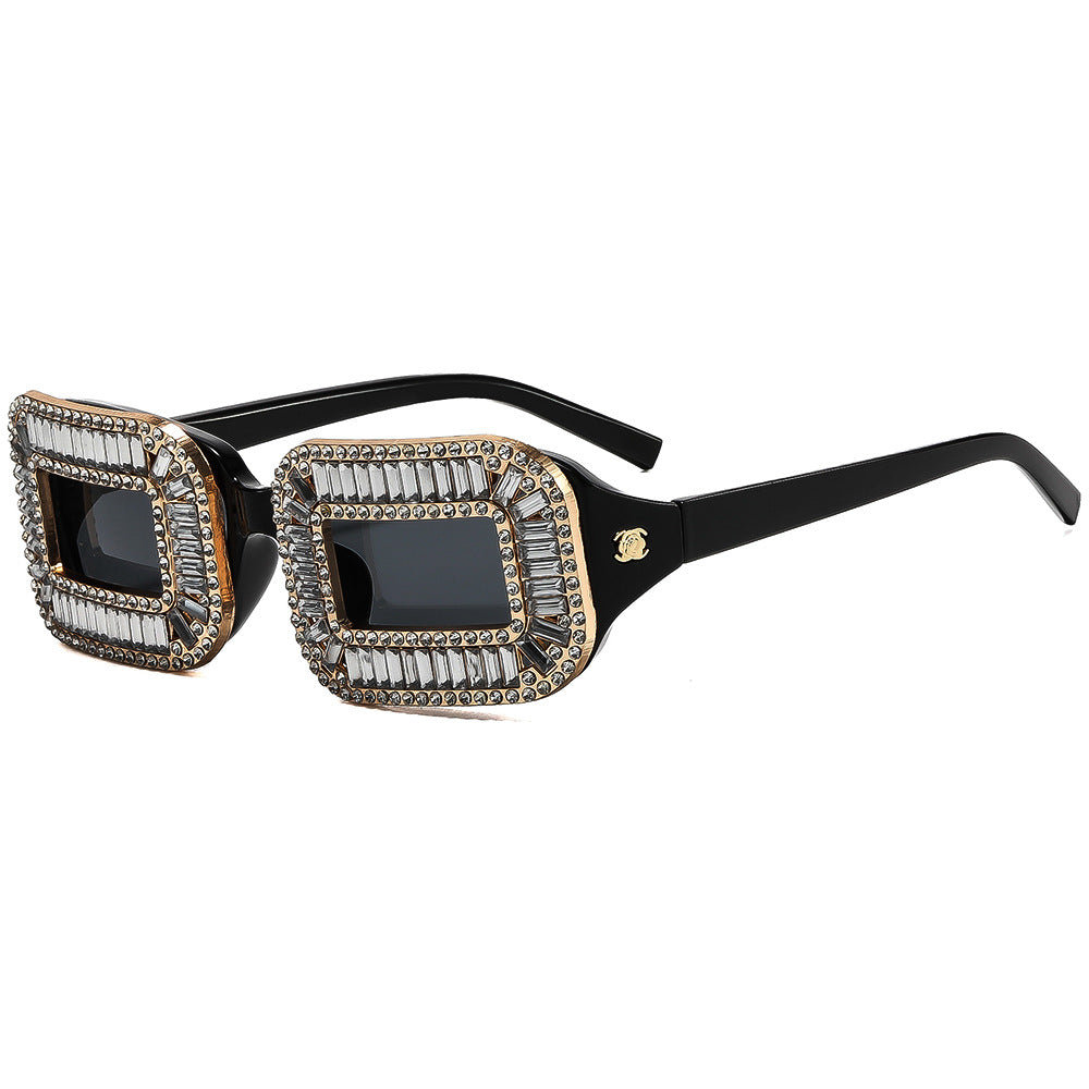 Damen Designer-Sonnenbrille mit extravaganten Nietenverzierungen Brehn