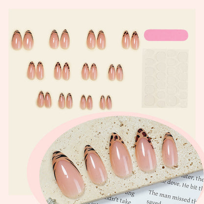 Kunstnagelset mit eleganten Leopard- und Ombre-Designs Brehn