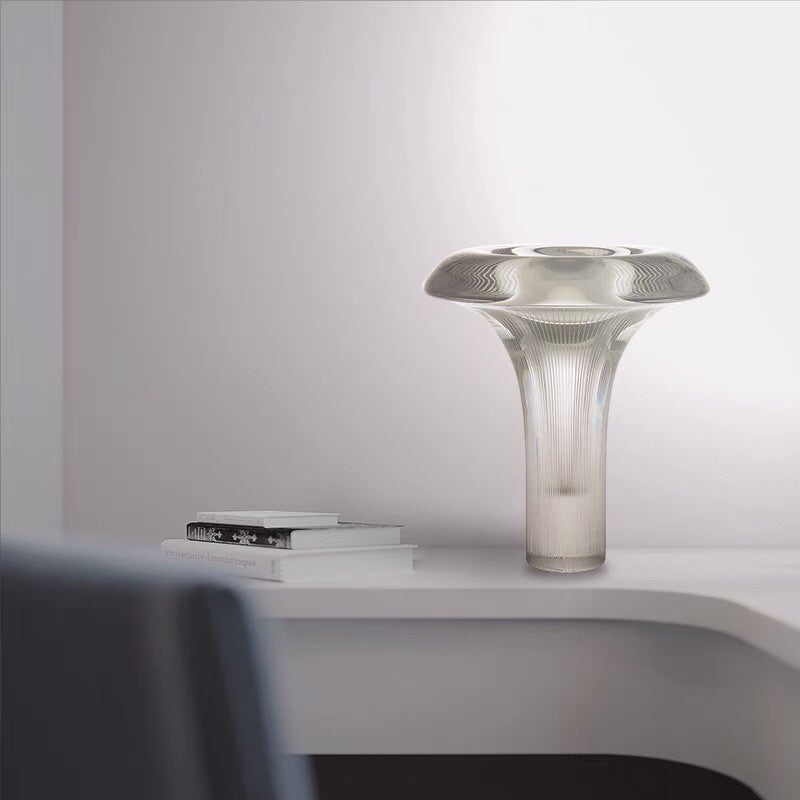 Elegante künstlerische Glasmittelstück