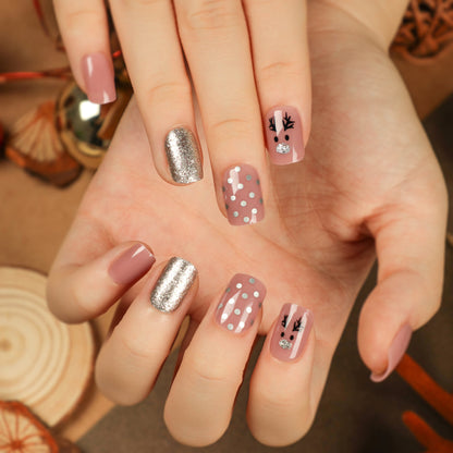 Kunstvolle Nagelkunst mit festlichen Akzenten Brehn