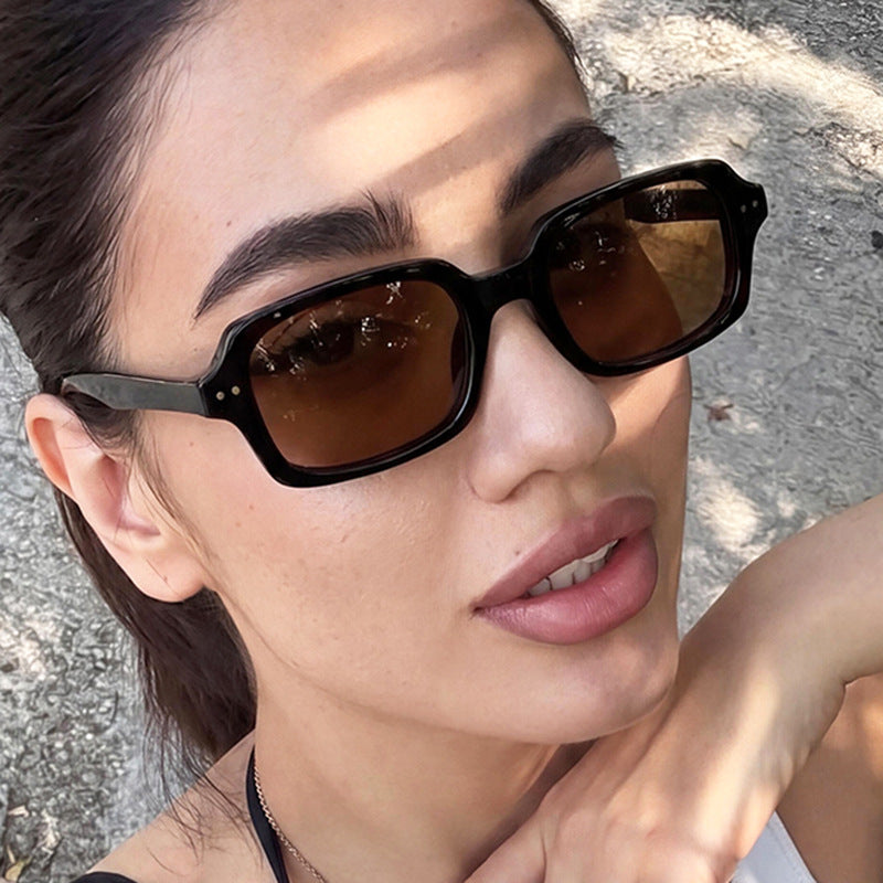 Damen stilvolle quadratische Sonnenbrille mit markanten Akzenten Brehn