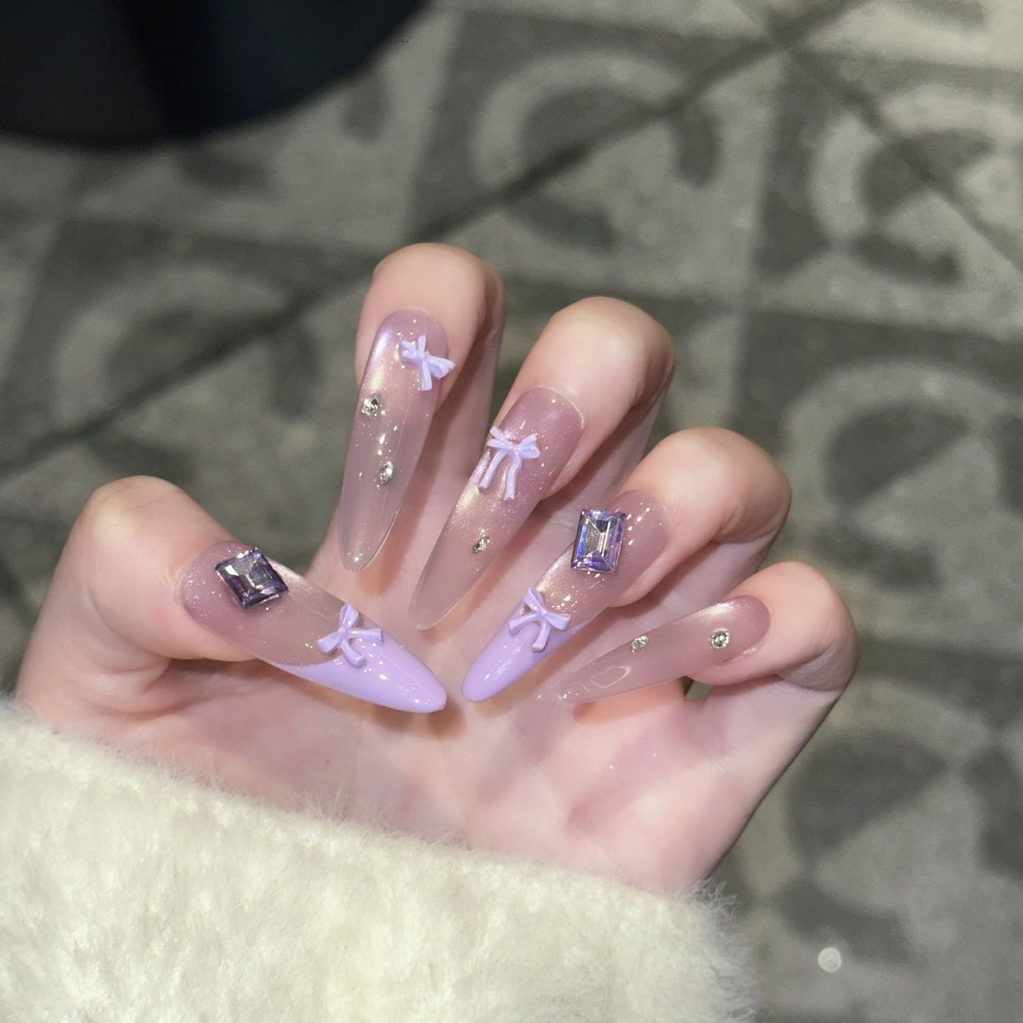 Elegantes handgefertigtes Press-On Nagelkunstset Brehn
