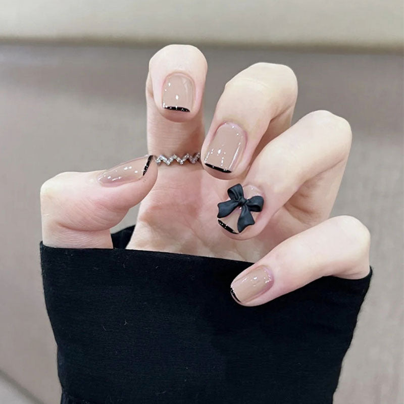 Kunstfingernägel mit Stilvollem Herz- und Ombre-Design Brehn