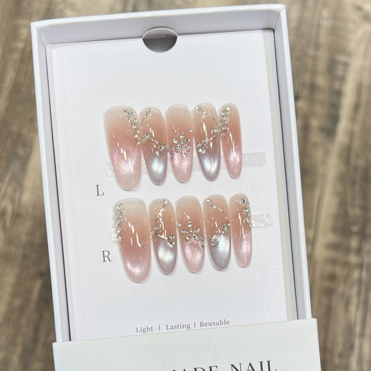 Wiederverwendbares elegantes Press-On-Nagelkunst-Set Brehn