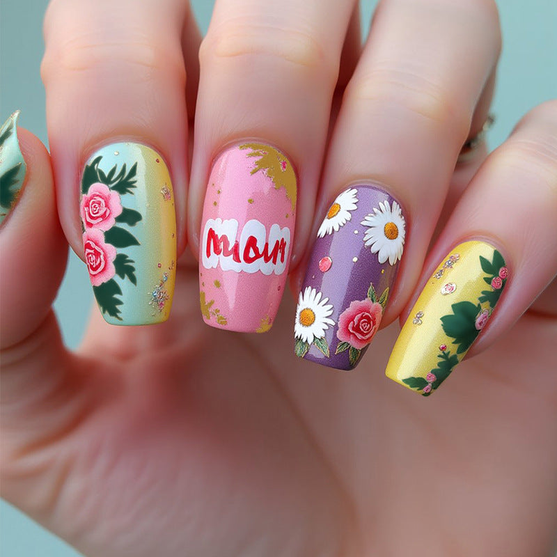 Kunstnagelset mit floralen und kreativen Designs Brehn