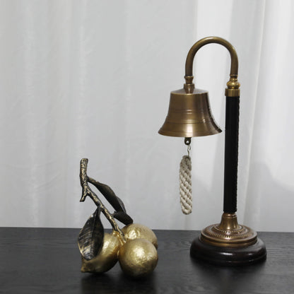 Verspielte Elefant-und-Kind-Skulptur
