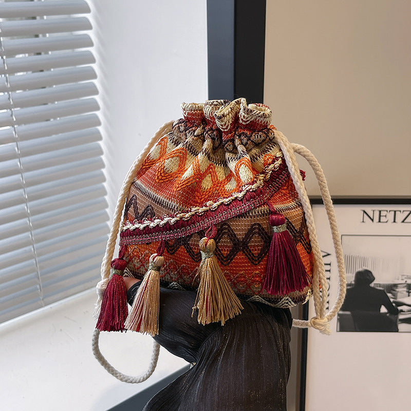 WoBohemian Bestickte Bucket Bag Brehn