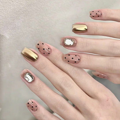 Thematische Nagelkunst Press-On Nägel mit süßen Charakter- und Schleifendesigns Brehn