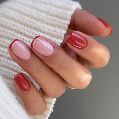 Kunstvolle Nagelgestaltung im modernen French-Tip Stil Brehn