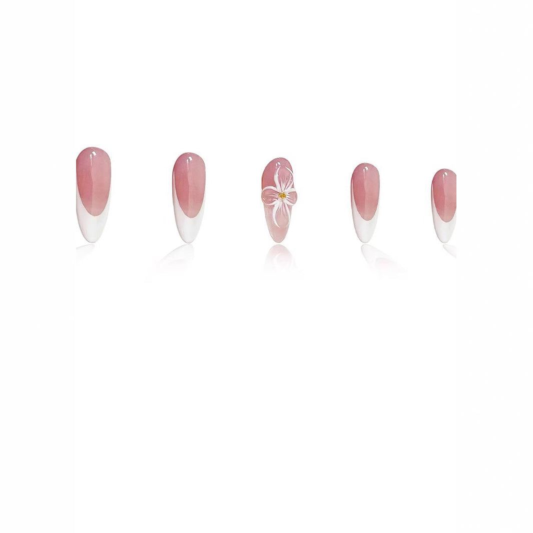 Künstlerische florale Nagelkunstverzierungen Brehn