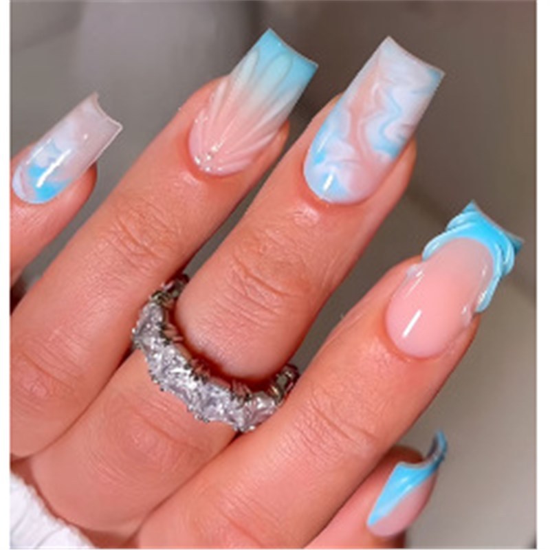 Künstlerisches Press-On-Nagelset mit Premium-Verzierungen Brehn