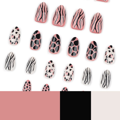 Kunstvolle Nagelkunst im animalischen Design Brehn