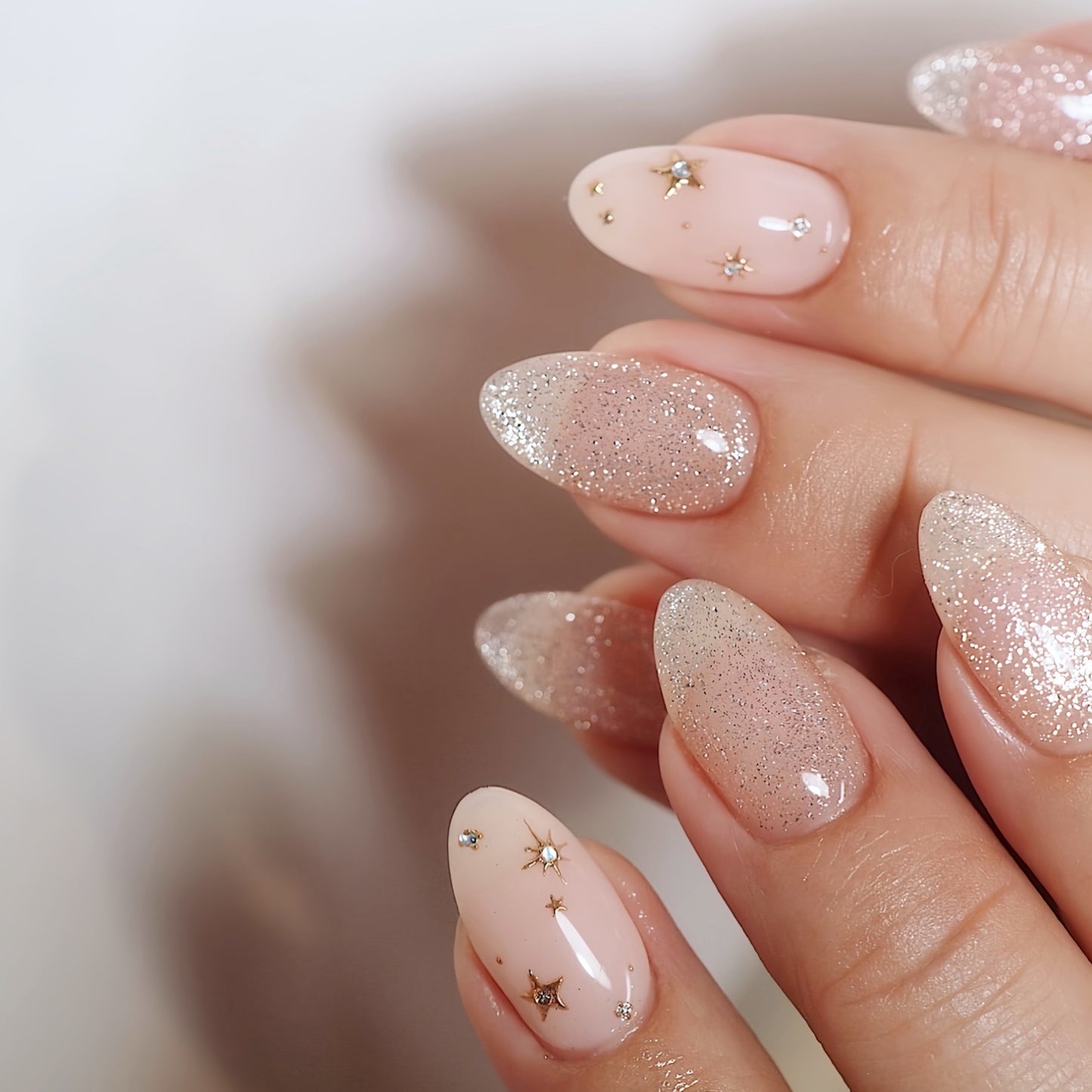 Glamouröse Glitzernde Press-On Nagelkunst Brehn