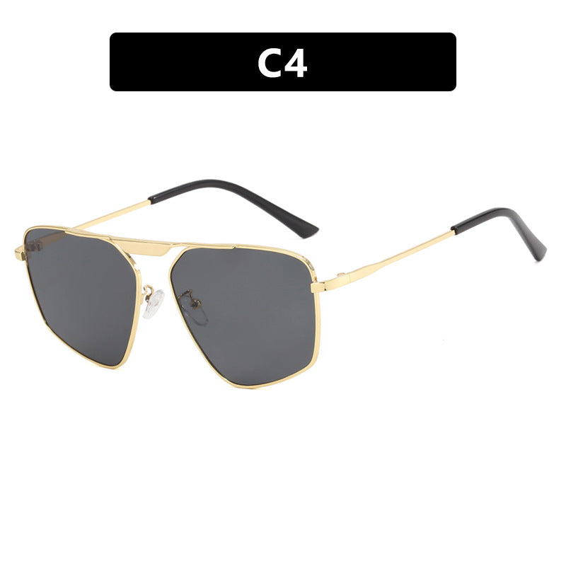 Damen Sonnenbrille im modernen, geometrischen Design mit robustem Metallrahmen Brehn