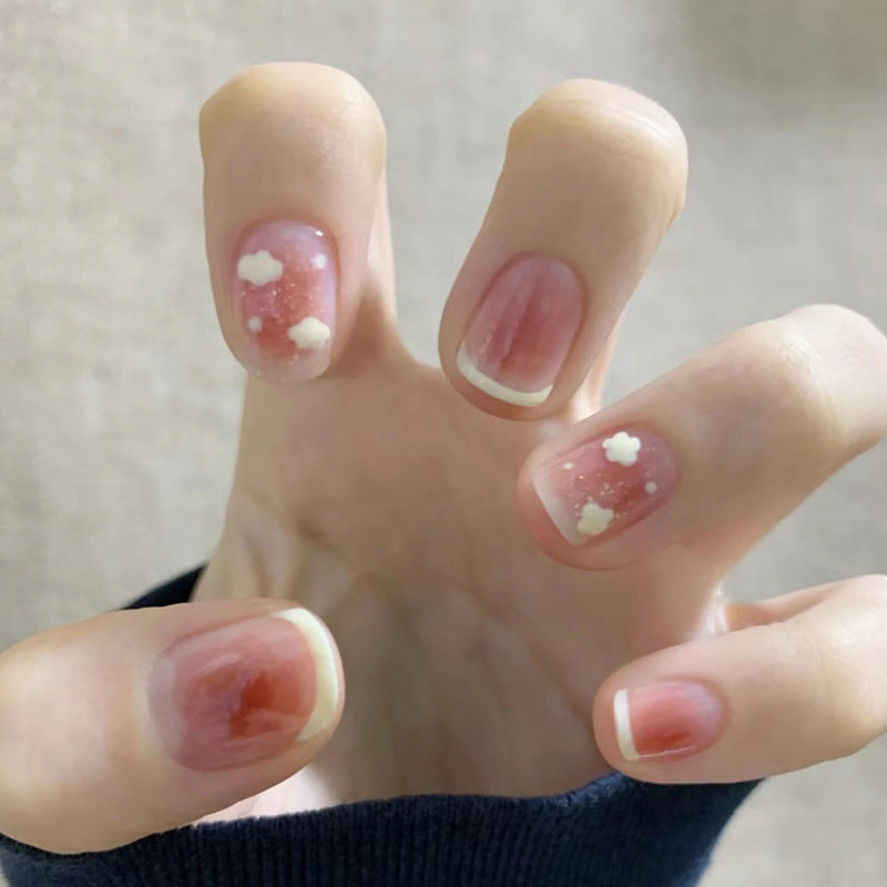 Verspielte Wolken-Nageldesign Brehn