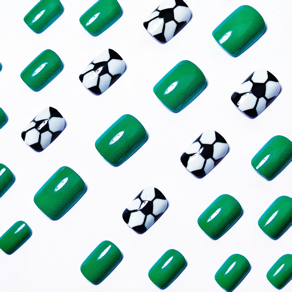 Kunstnägel Im Sportlichen Fußball-Design Brehn