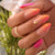 Press-On Nail Set mit lebhaftem Farbverlauf-Design und goldenen Akzenten Brehn